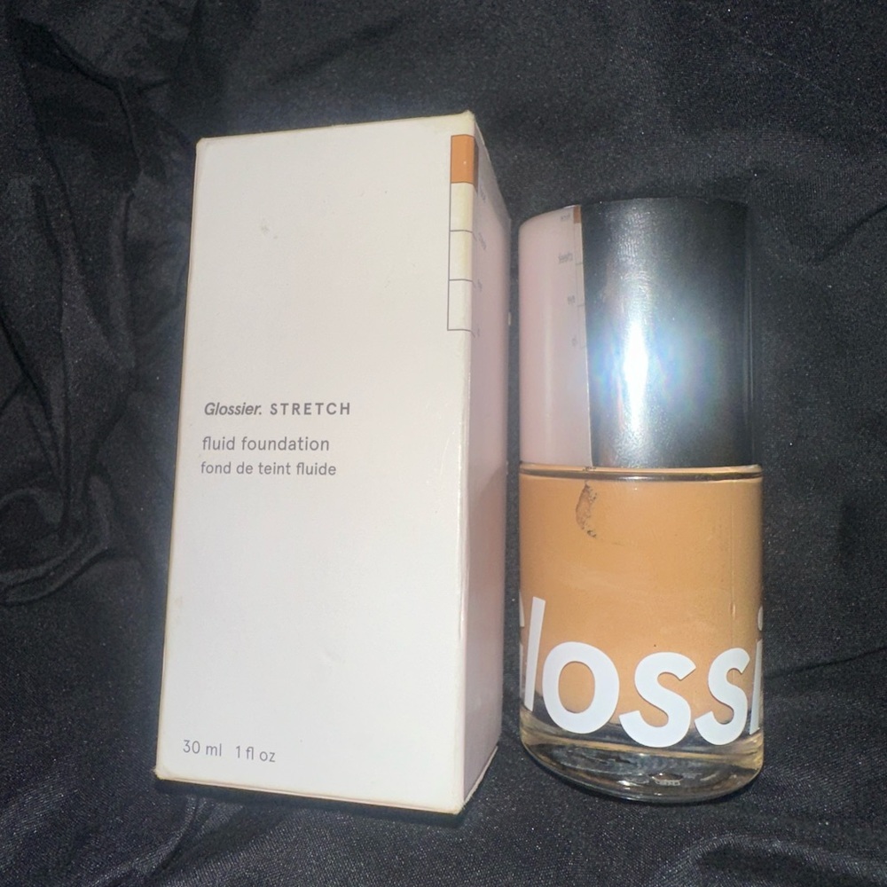 Glossier Stretch Fluid Foundation - Warm Beige